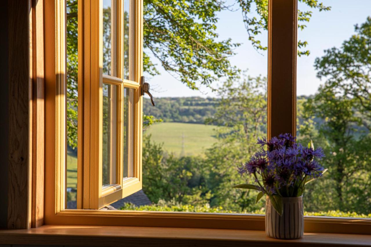 Hill House B & B & Luxury Shepherds Huts Castle Combe Exterior foto